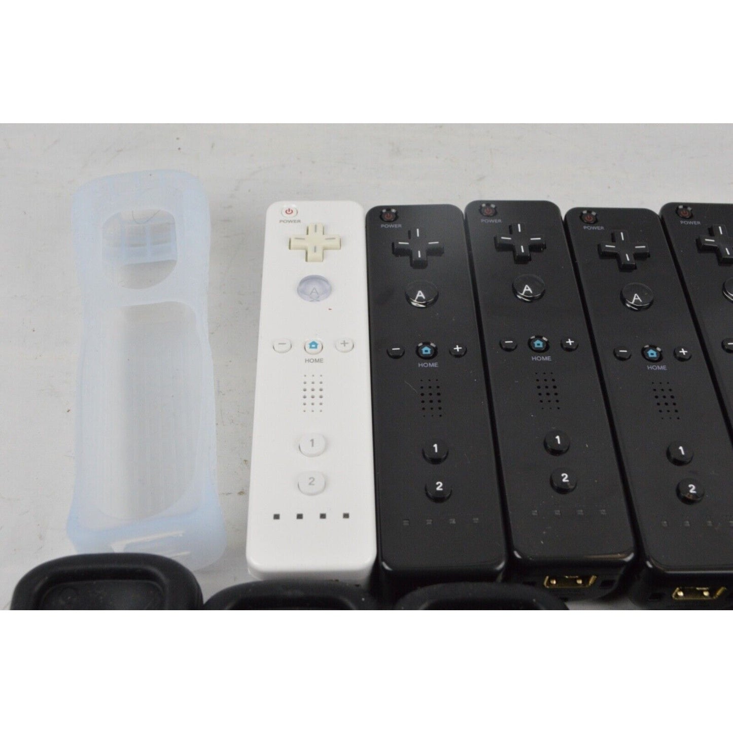 Lot x7 GENERIC Remote Controllers Black White RVL-003 W/ Skins For Nintendo Wii