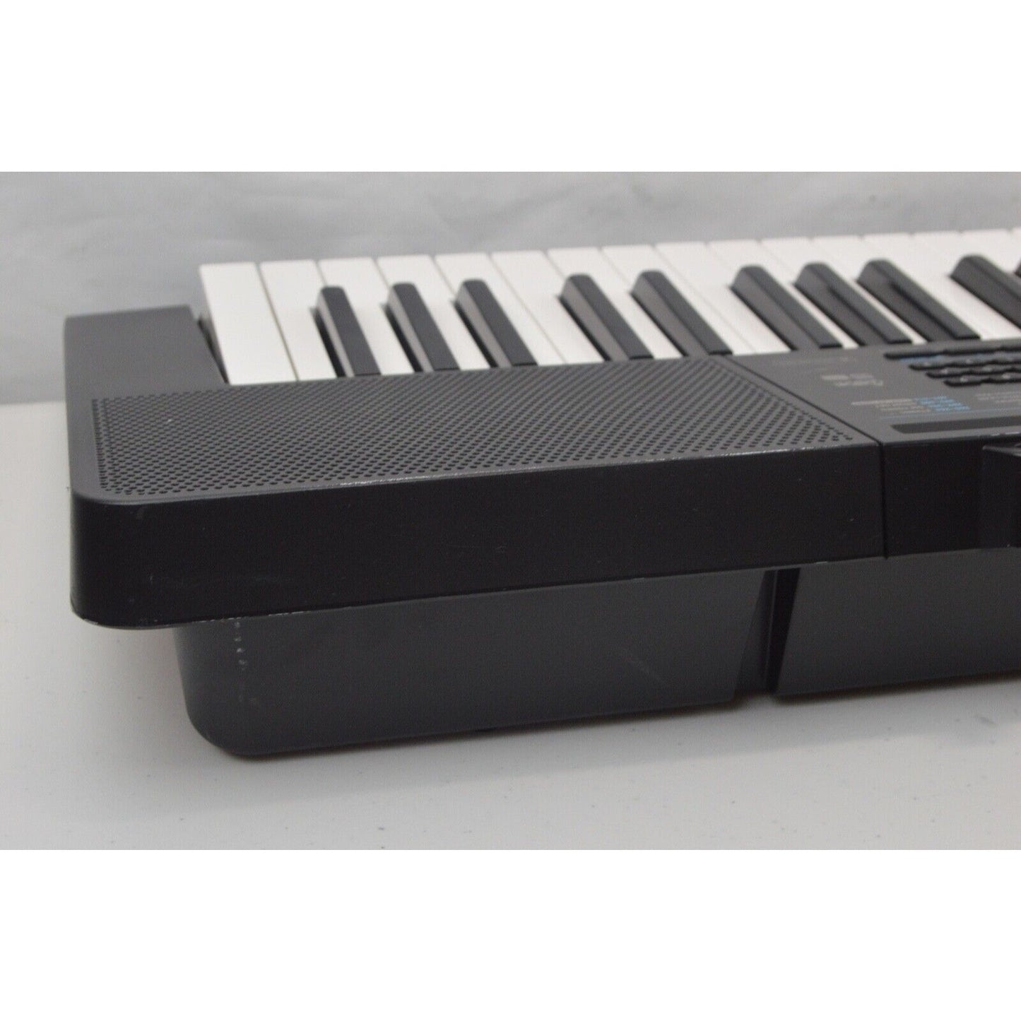 CTK-2300 Casio Electric Portable Keyboard Piano Synthesizer 61-Key USB Effects