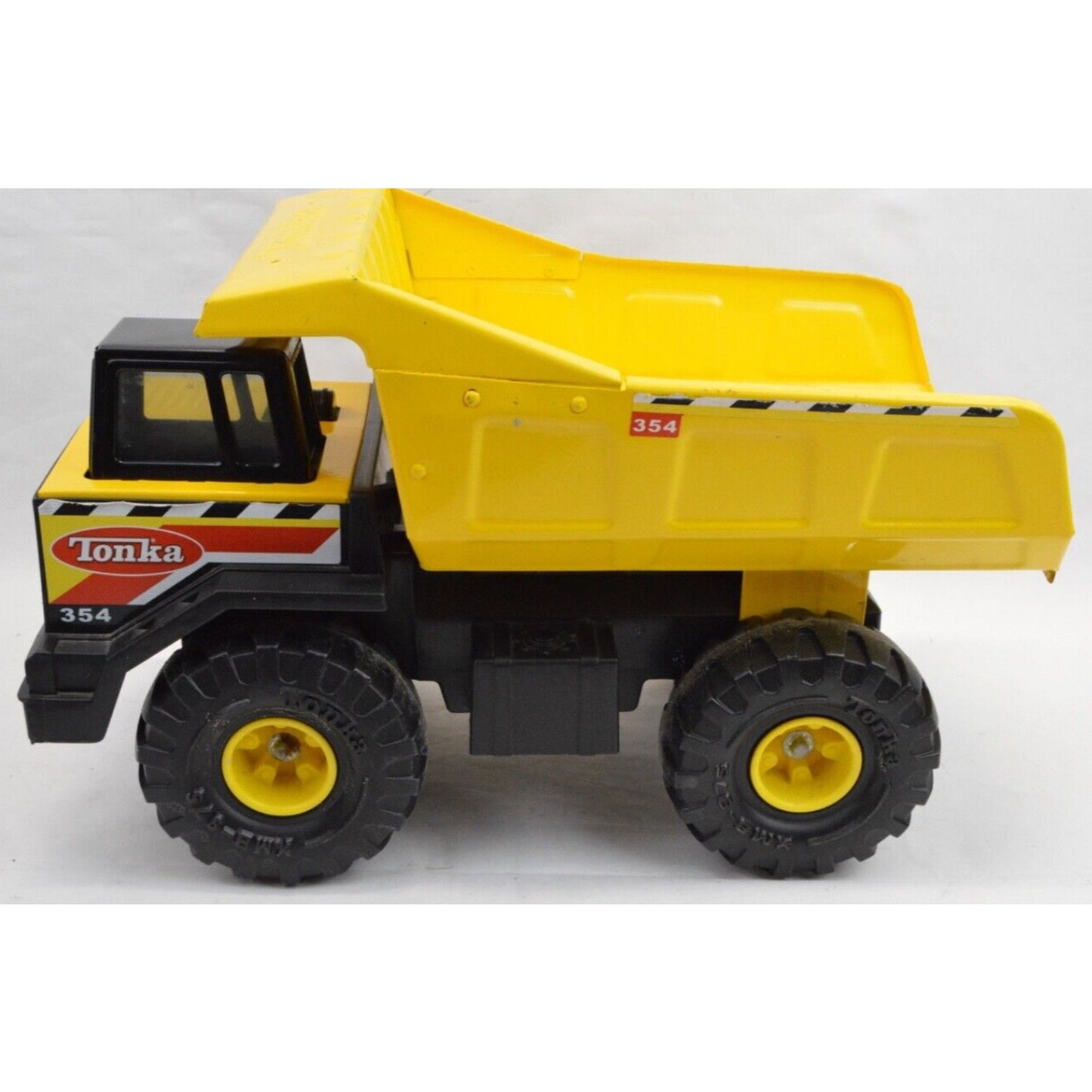 Vintage 1999 Hasbro Tonka Yellow Dump Truck 354 Metal Plastic Dumper Loader 728