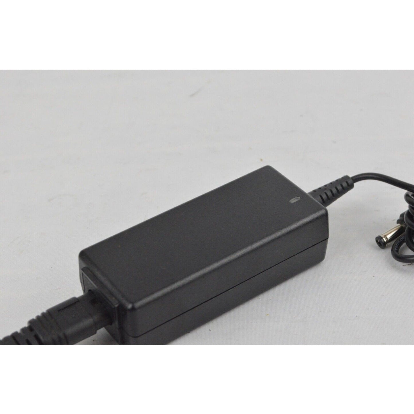 APD Asian Power Devices Inc Power Adapter Model DA-36C12 12V 3A 100-240V