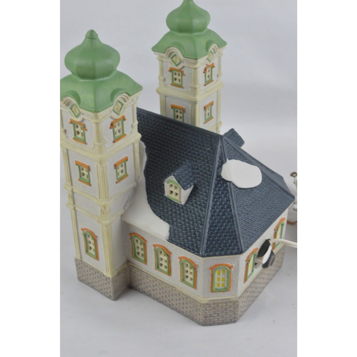 Porcelain Lighted Church Cathedral Building LEMAX 1995 Valley Train Station