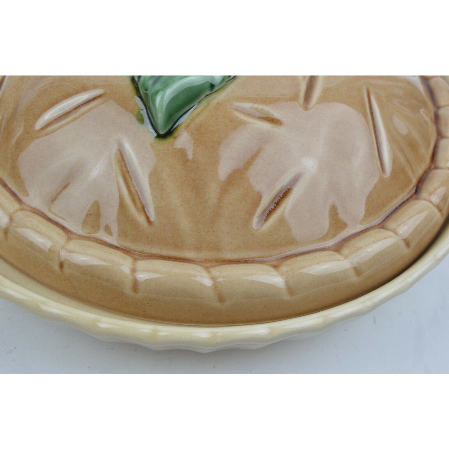 Ceramic Bake Dish Plate Keeper Strawberry Shape Pie Cover Lid Oven Brown Tan