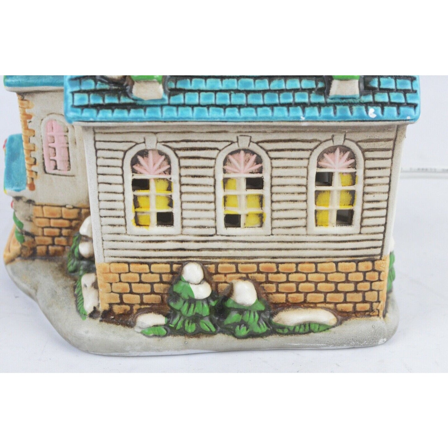 1986 Geo Z Lefton #05820 China Christmas Porcelain Church Village Hand Painted