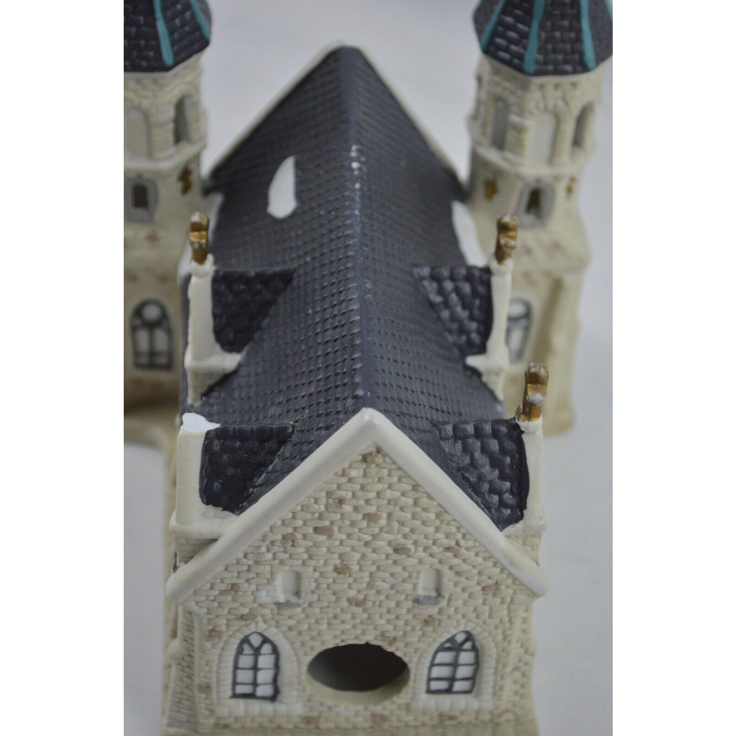 Porcelain Church Village Building Light-Up 1995 Dickens Keepsake Collectables