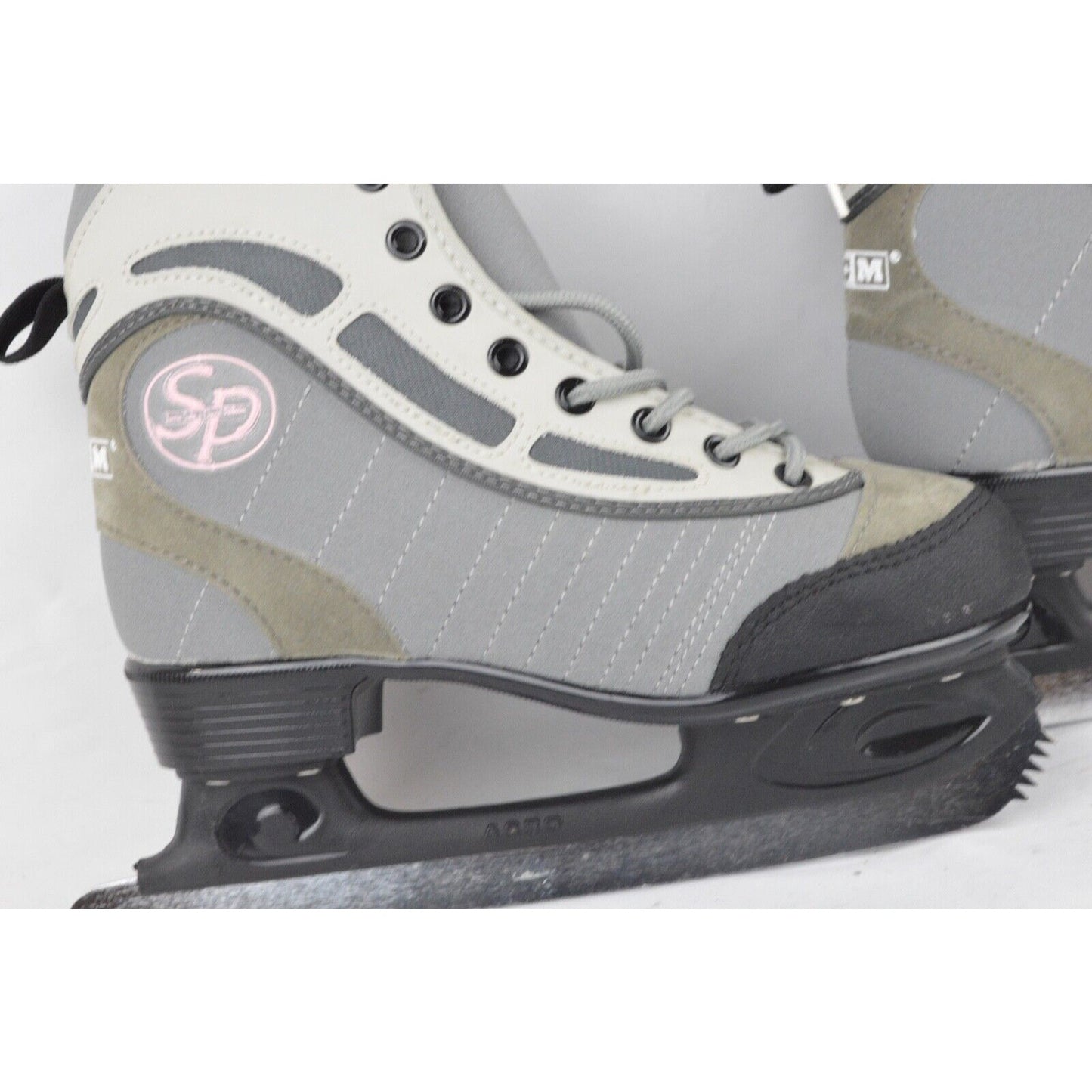 Ice Figure Skates CCM 60 Jamie Sale David Pelletier Grey Jr Size 3