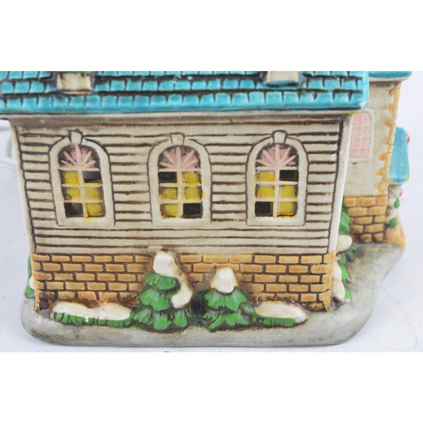 1986 Geo Z Lefton #05820 China Christmas Porcelain Church Village Hand Painted