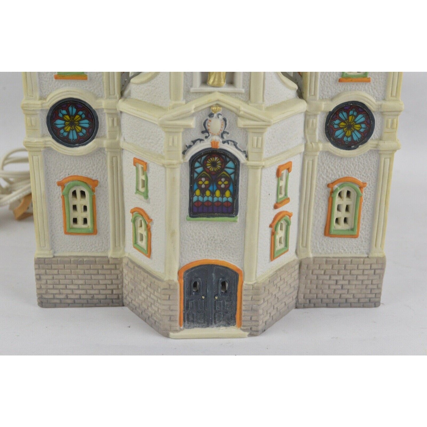 Porcelain Lighted Church Cathedral Building LEMAX 1995 Valley Train Station