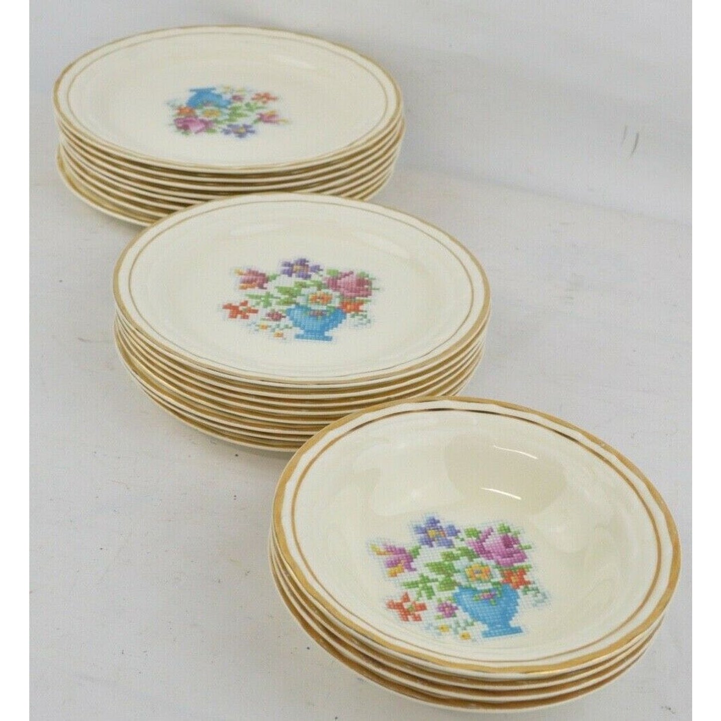 Set 20 By Stetson Air Flow Fly Weight Floral Bowl Soup Plates Gold Trim Made USA