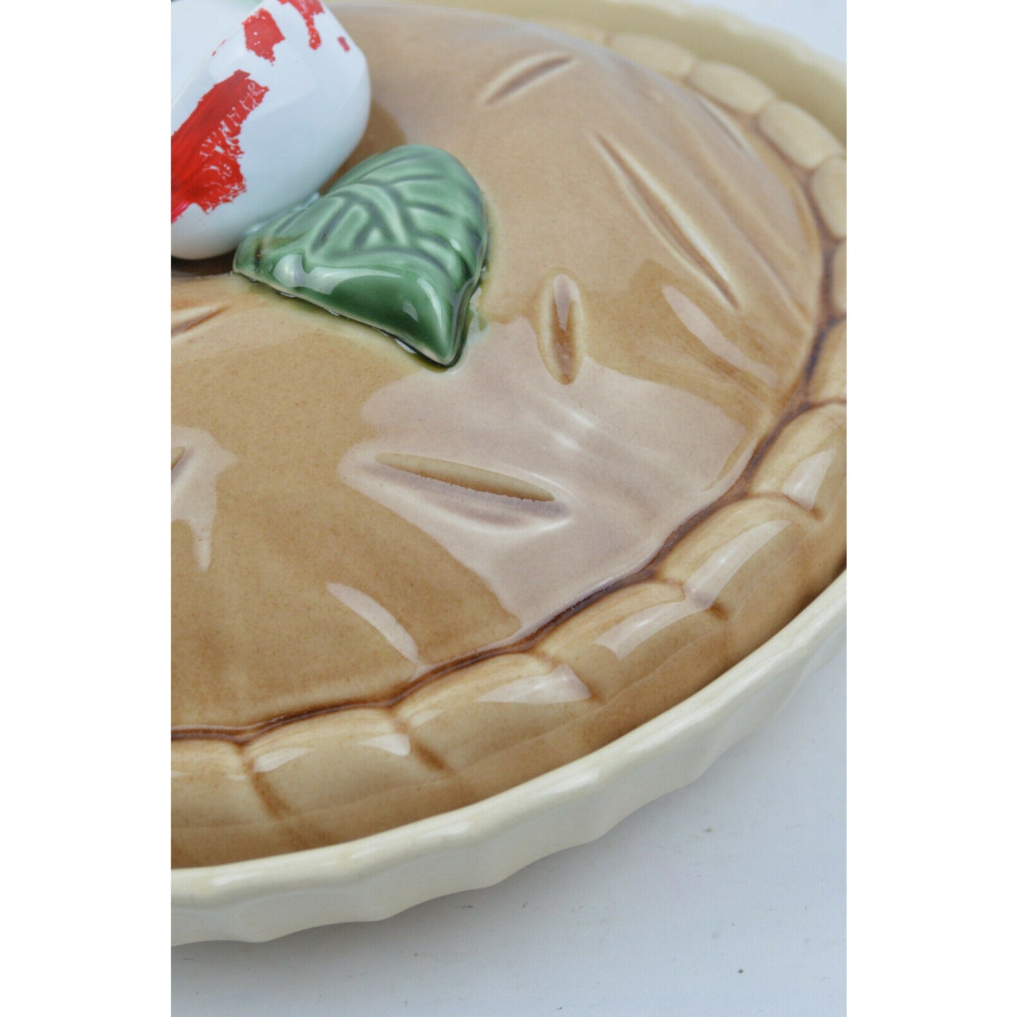 Ceramic Bake Dish Plate Keeper Strawberry Shape Pie Cover Lid Oven Brown Tan