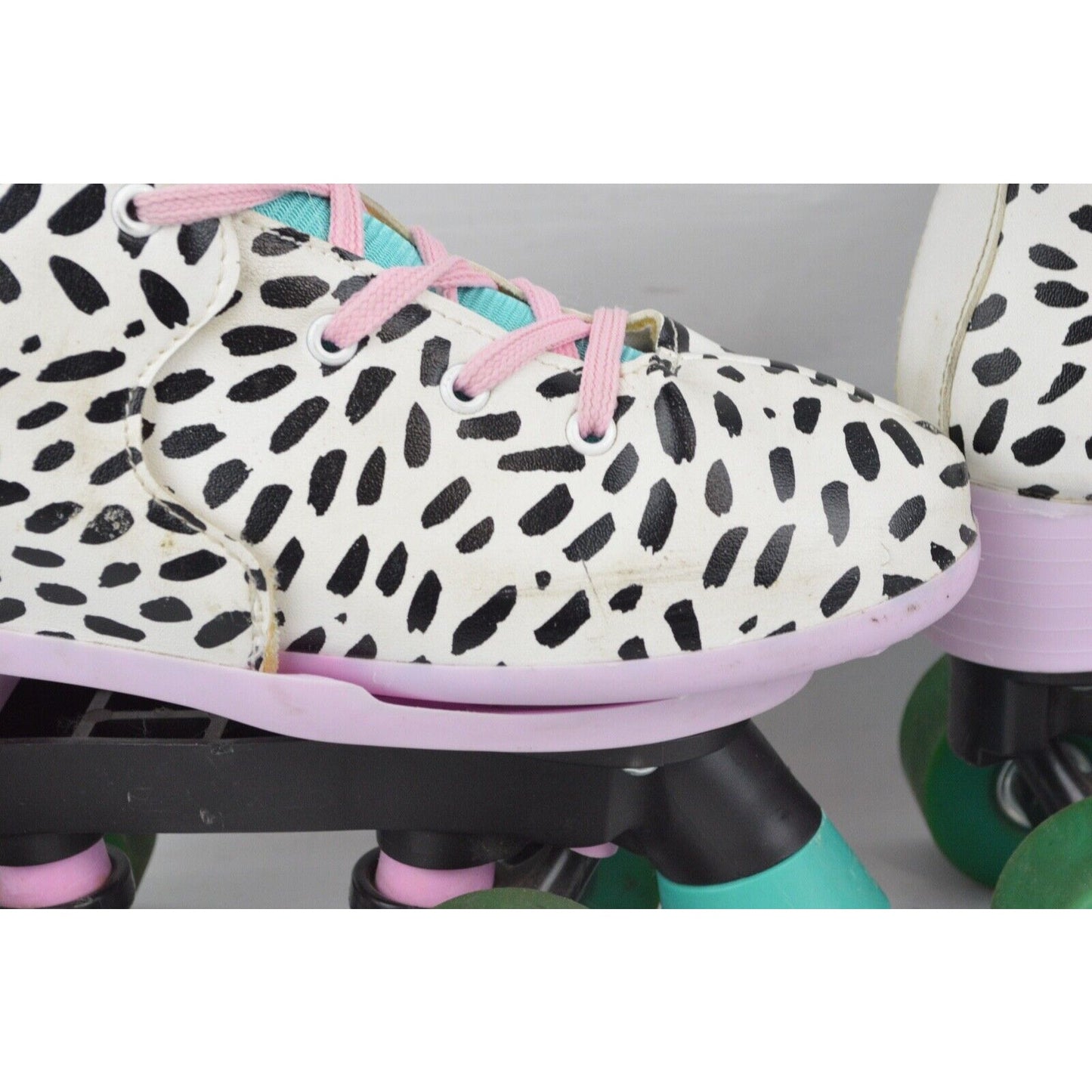 Circle Society Roller Skates Retro Leopard Print Adjustable Sz/12-3 #168591 Pink