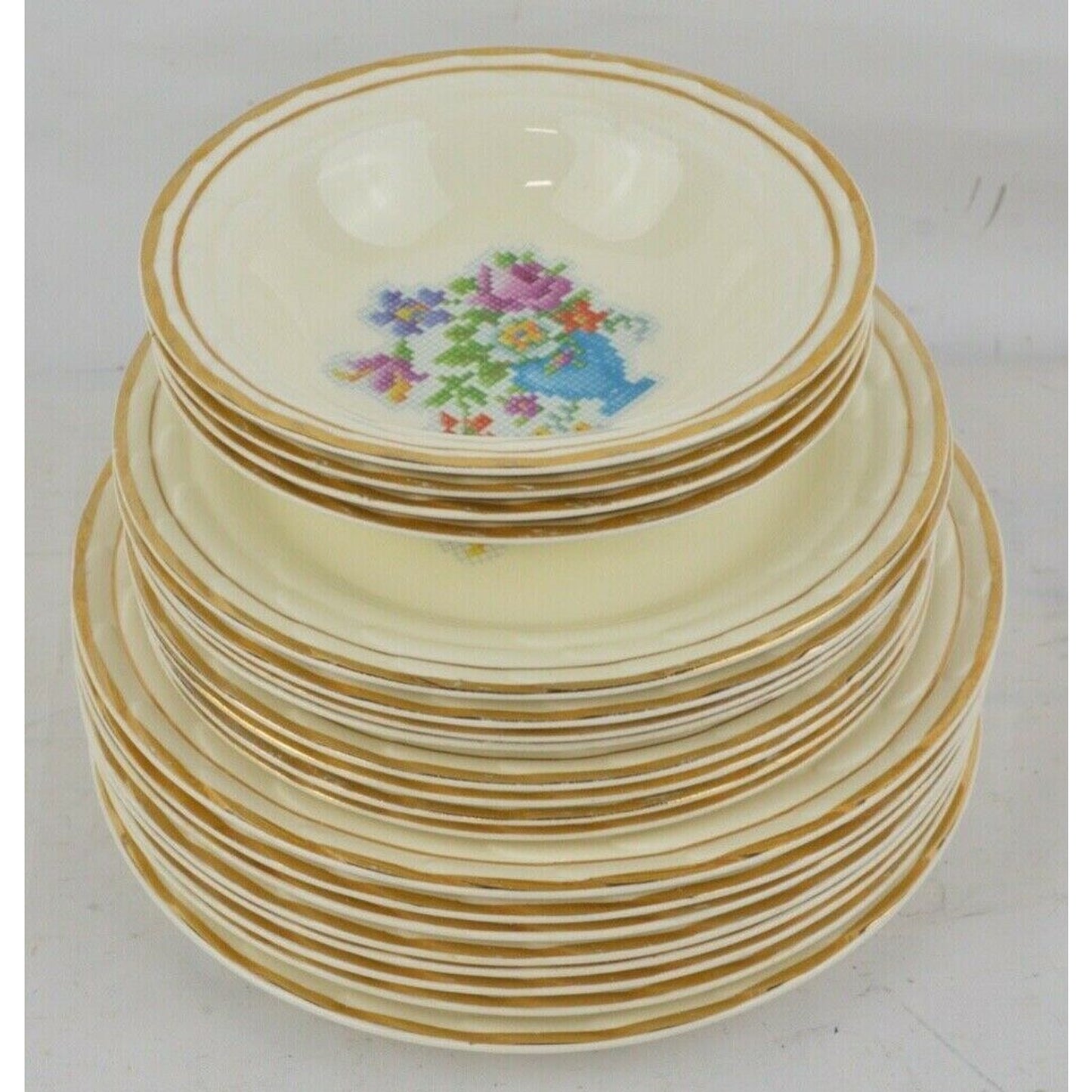 Set 20 By Stetson Air Flow Fly Weight Floral Bowl Soup Plates Gold Trim Made USA